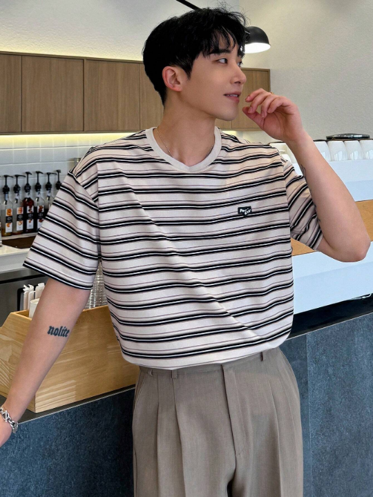 DAZY Men's Summer Short Sleeve Casual T-Shirt With Letter Patch And Striped Collar, Round Neck