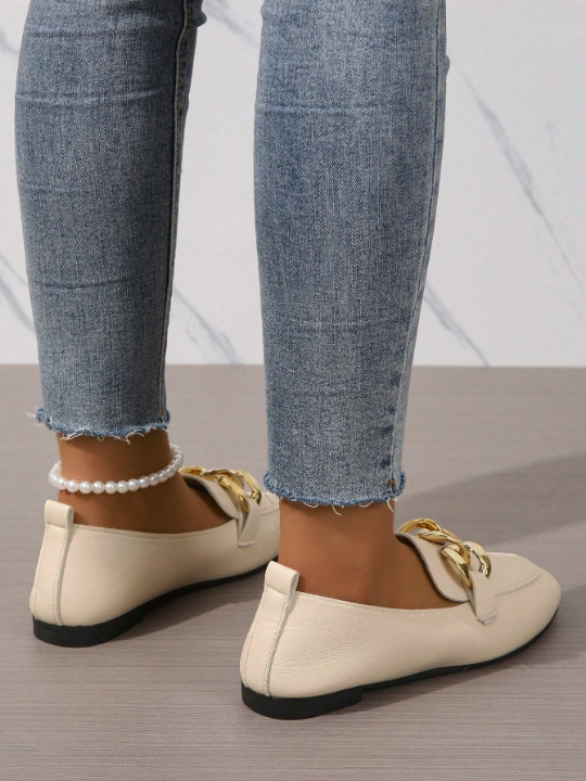 Beige Fashionable Flat Shoes With Metallic Chain Decor, Suitable For All Seasons