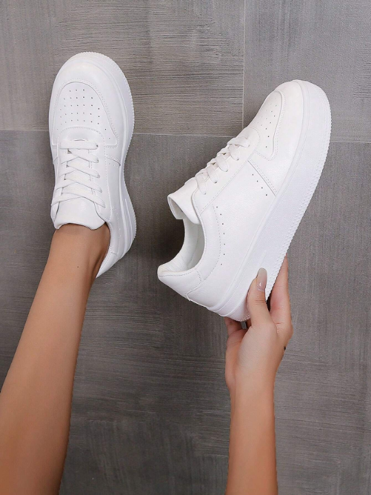 Spring/Autumn Fashionable Thick-Soled Height-Increasing Women's Black Casual Shoes And Ladies' White Sports Shoes With Waterproof Platform