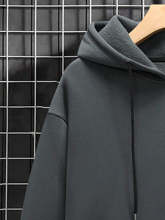 Manfinity Hypemode Men's Solid Color Drop Shoulder Loose Fit Hooded Sweatshirt With Drawstring