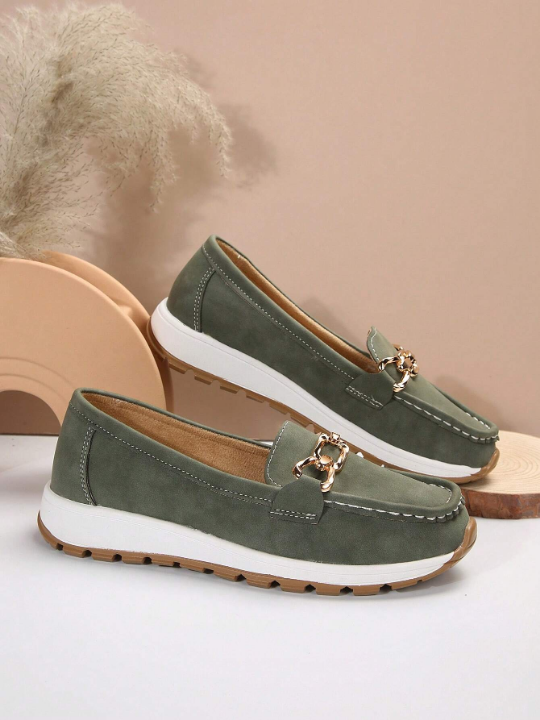 Women's Casual Sneakers With Comfortable Soft Sole And Metallic Chain Decoration