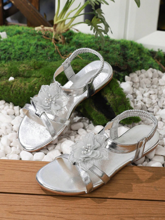 Fashionable Silver Women's Flower Decorated Flat Sandals With Ankle Strap