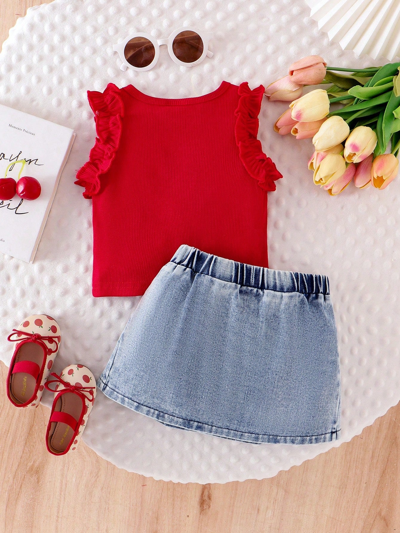 2pcs/Set Baby Girl Cherry Embroidery Lace Trim Sleeveless Top And Multiple Cherry Embroidery Pleated Denim Skirt Set