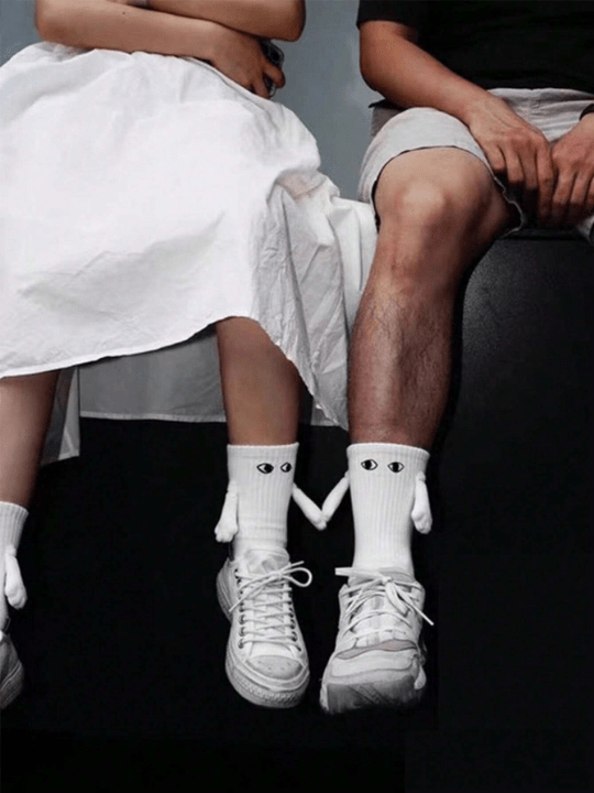 2pairs Funny Couples' Hand In Hand Socks With 3d Eye & Pull Tab Design - Lolli World Marketplace