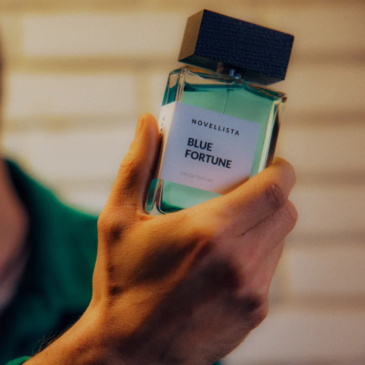 NOVELLISTA Blue Fortune