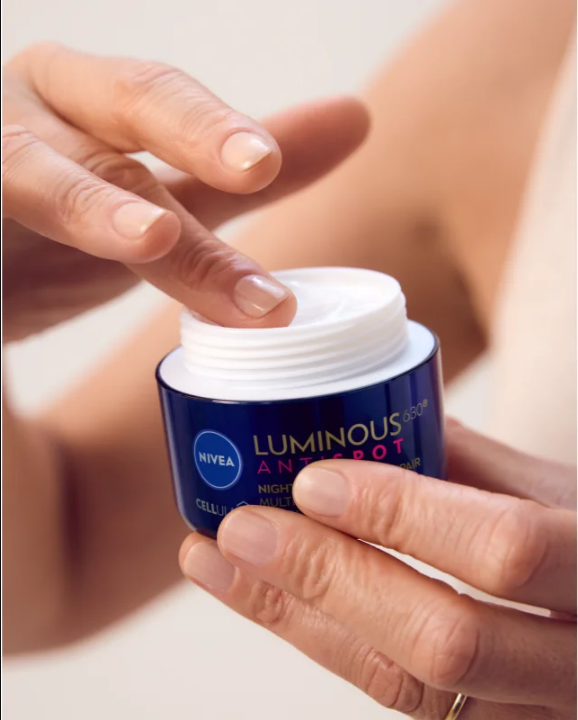 Nivea Cellular Luminous 630