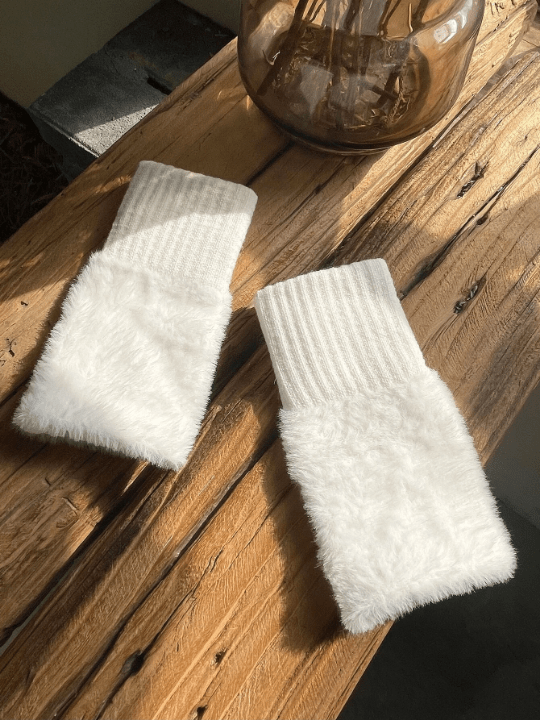 DAZY Fuzzy Fingerless Gloves - Lolli World Marketplace