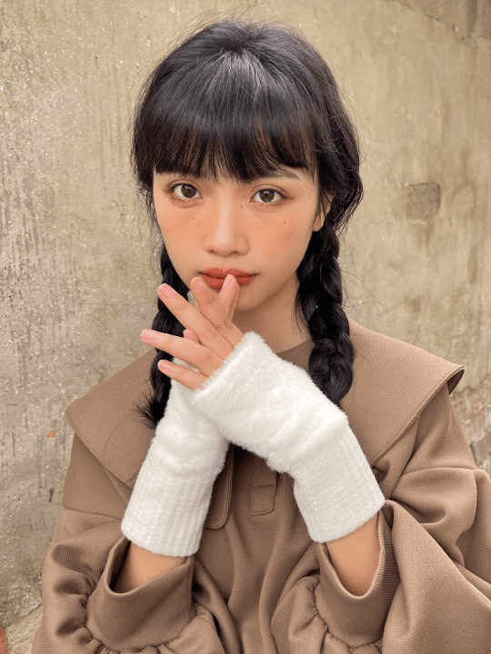 DAZY Fuzzy Fingerless Gloves - Lolli World Marketplace