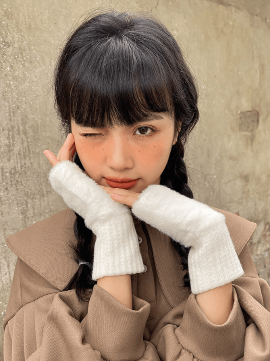 DAZY Fuzzy Fingerless Gloves - Lolli World Marketplace