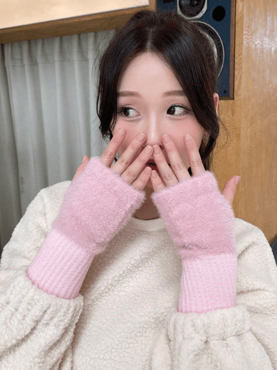 DAZY Regular Knitted Gloves - Lolli World Marketplace