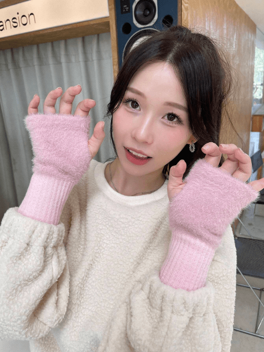 DAZY Regular Knitted Gloves - Lolli World Marketplace