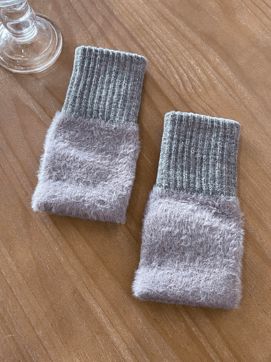 DAZY Women's Fingerless Gloves - Lolli World Marketplace