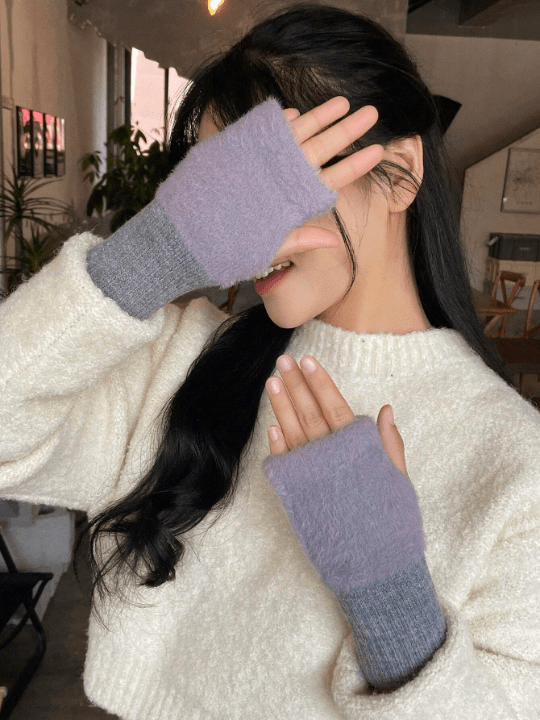 DAZY Women's Fingerless Gloves - Lolli World Marketplace