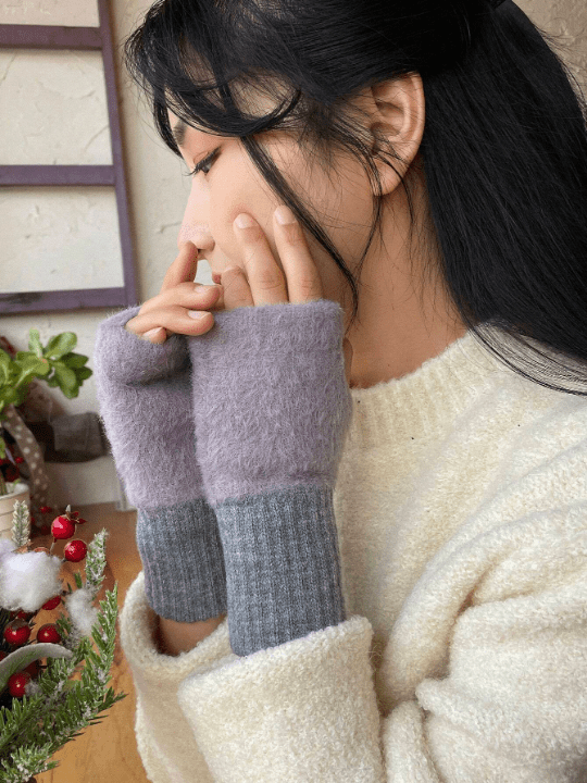 DAZY Women's Fingerless Gloves - Lolli World Marketplace