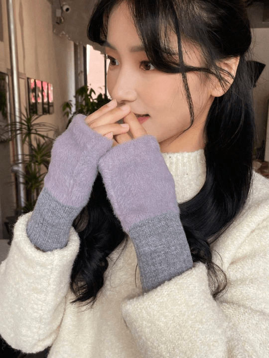 DAZY Women's Fingerless Gloves - Lolli World Marketplace