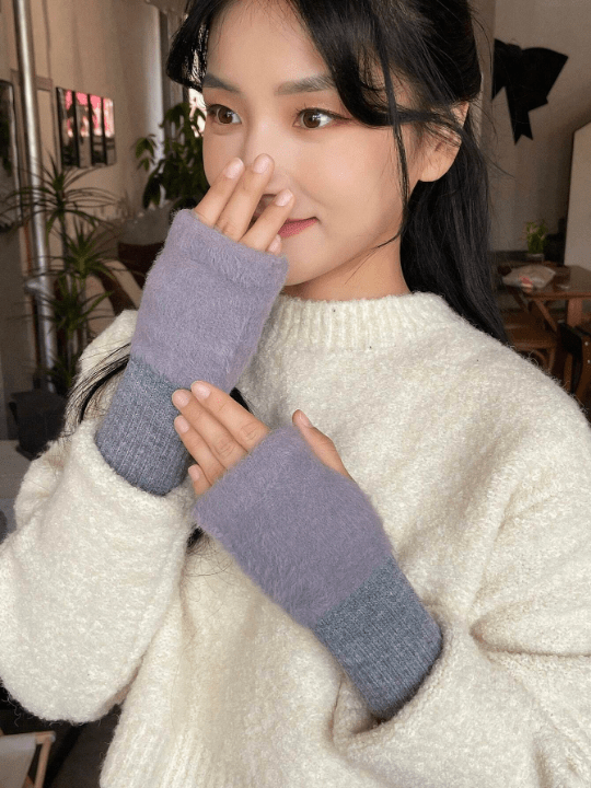 DAZY Women's Fingerless Gloves - Lolli World Marketplace