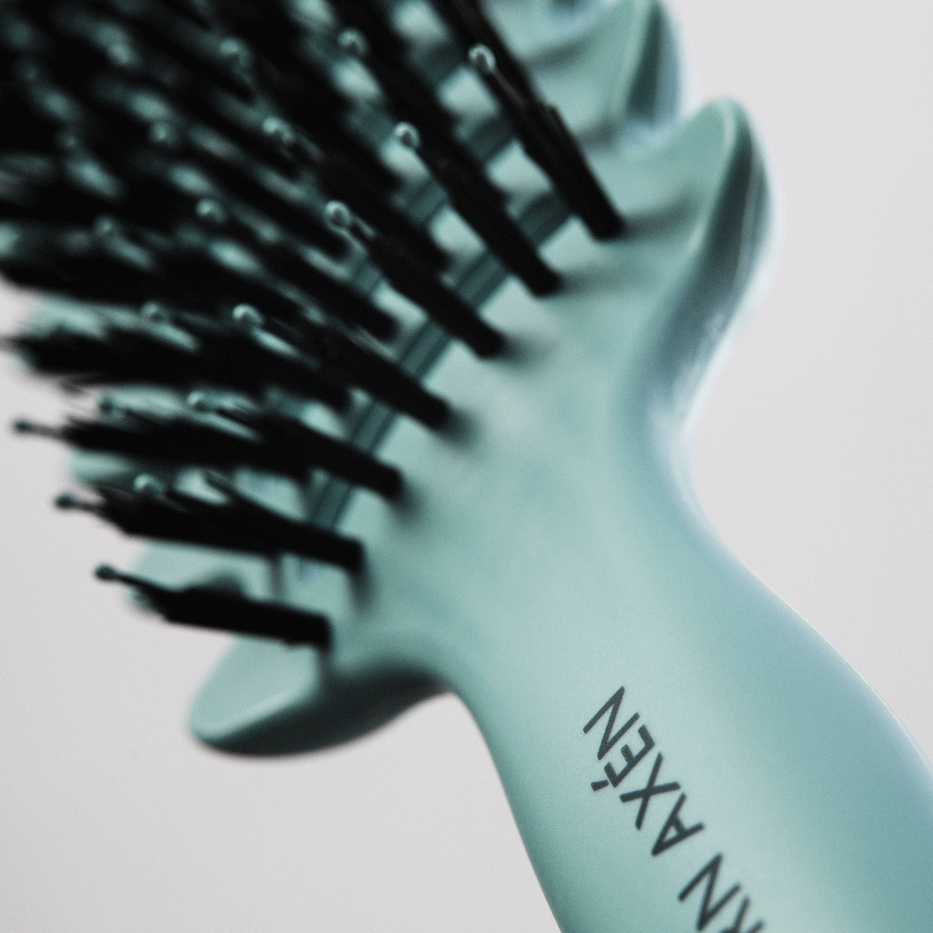 Björn Axén Curl Brush