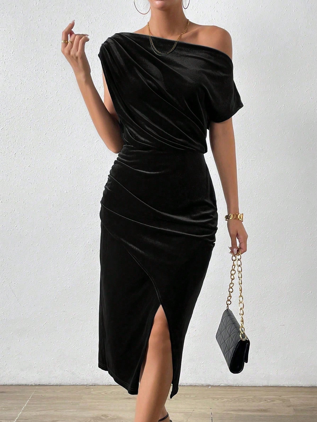 Leighera Women's Mid - Length Off Shoulder Solid Color Fitted Velvet Dress Maxi Women Outfit
