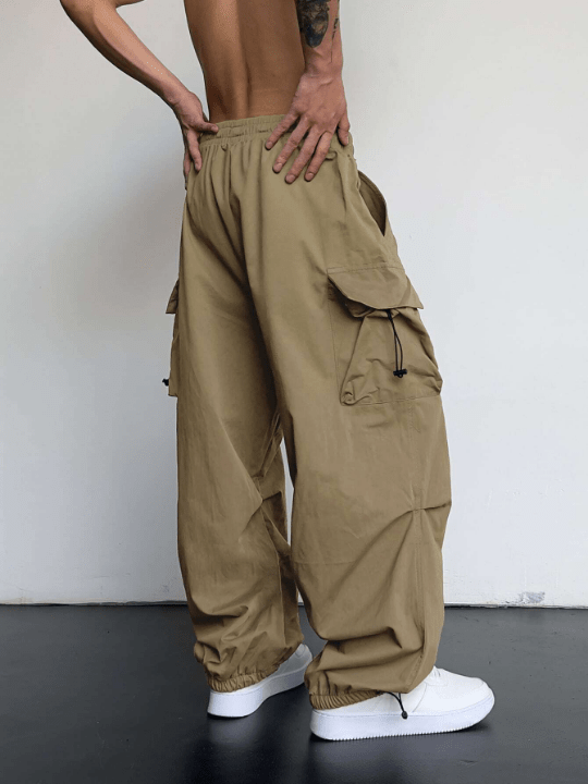 Manfinity EMRG Men Solid Flap Pocket Drawstring Waist Loose Cargo Pants - Lolli World Marketplace