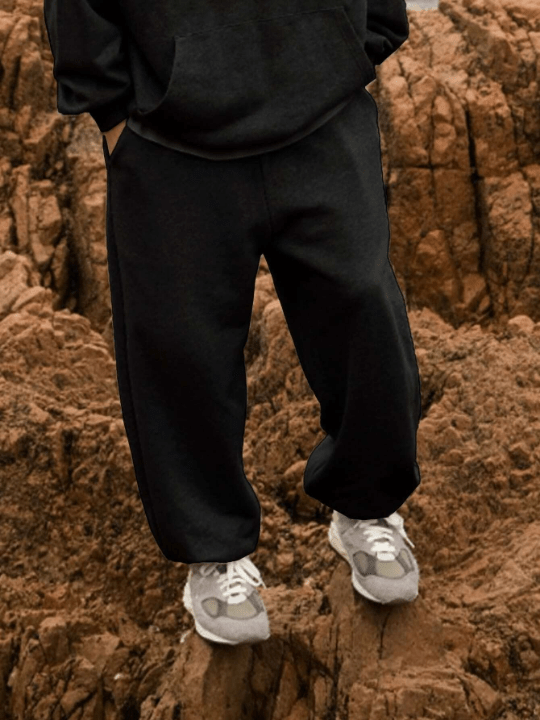 Manfinity Hypemode Loose Fit Men's Solid Color Slant Pocket Sweatpants - Lolli World Marketplace