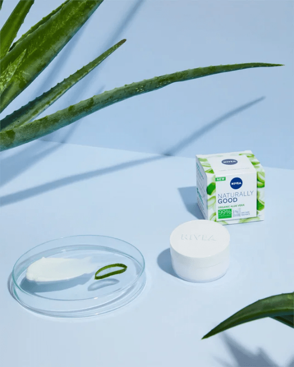 Nivea Naturally Good