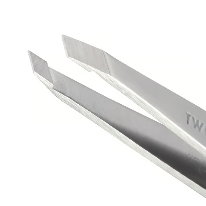 TWEEZERMAN Slant Tweezer Classic Stainless Steel 1pc