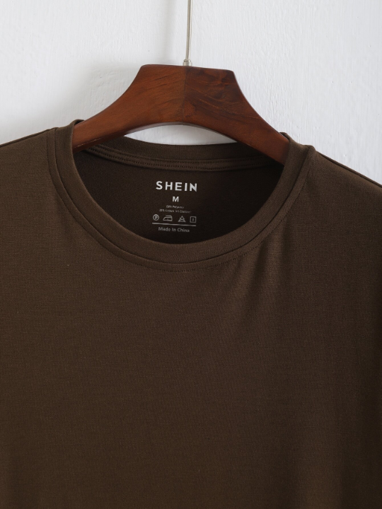 Men Solid Round Neck Tee