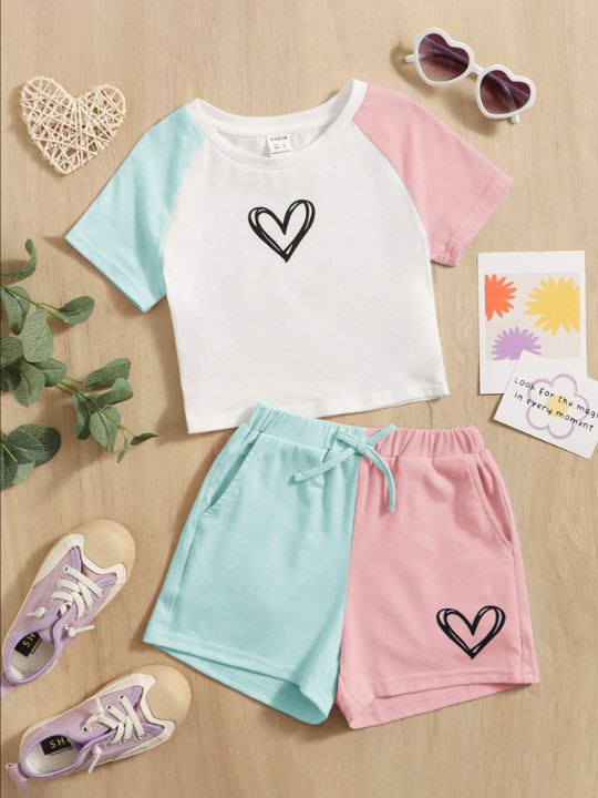 SHEIN Kids EVRYDAY Young Girl Heart Print Contrast Raglan Sleeve Tee & Shorts