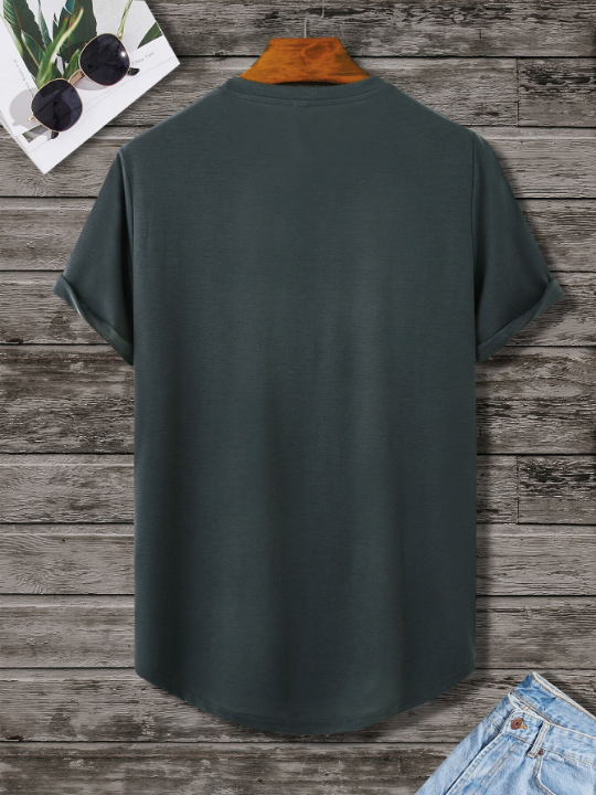 Manfinity Men Curved Hem Tee