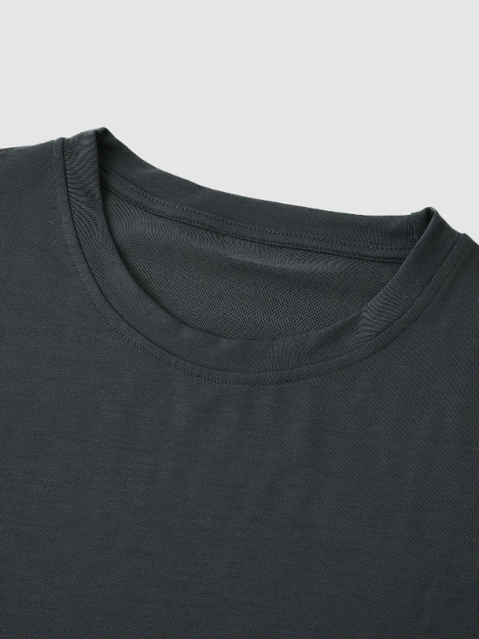 Manfinity Men Curved Hem Tee