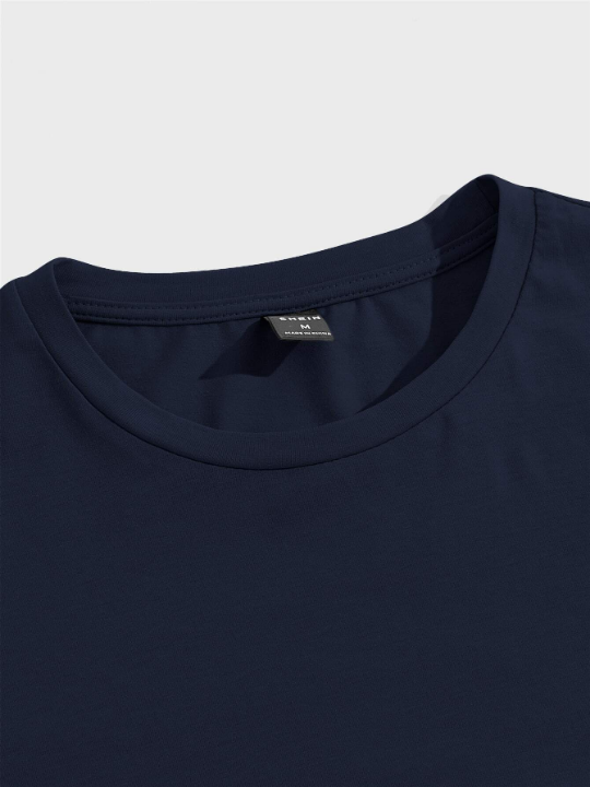 Manfinity Basics Men Round Neck Solid Tee