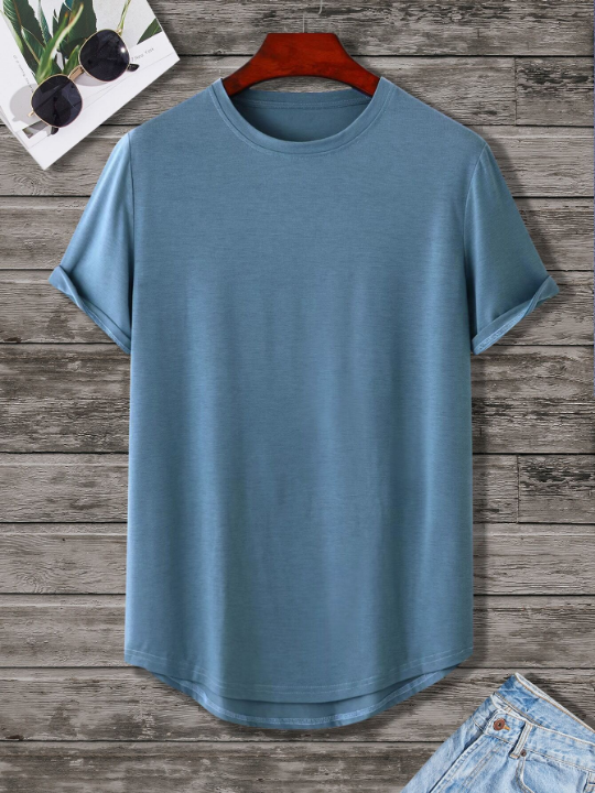 Manfinity Men Curved Hem Tee