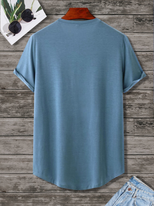 Manfinity Men Curved Hem Tee