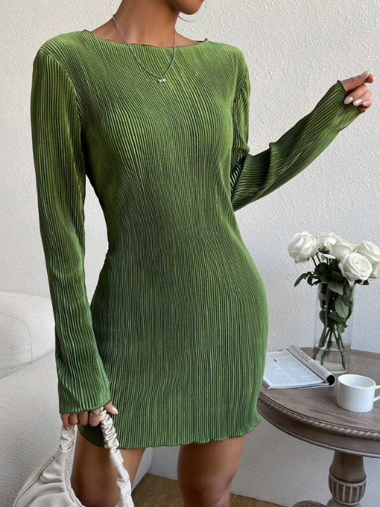 EZwear Green Pleated Fabric Solid Boat Neck Fitted Dress