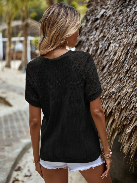 LUNE Eyelet Embroidery Raglan Sleeve Tee