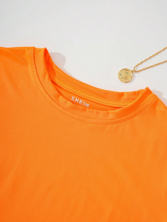 LUNE Solid Round Neck Tee