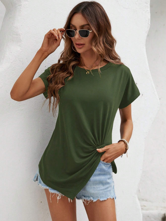 LUNE Solid Asymmetrical Hem Tee