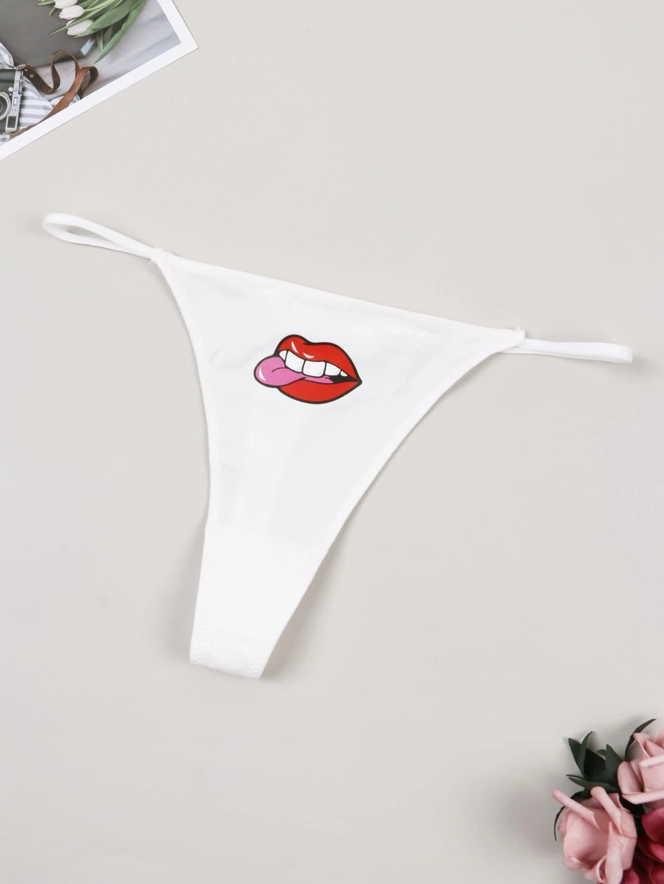 Women's Sexy Breathable Low-Rise Thong Panties With Lips Print