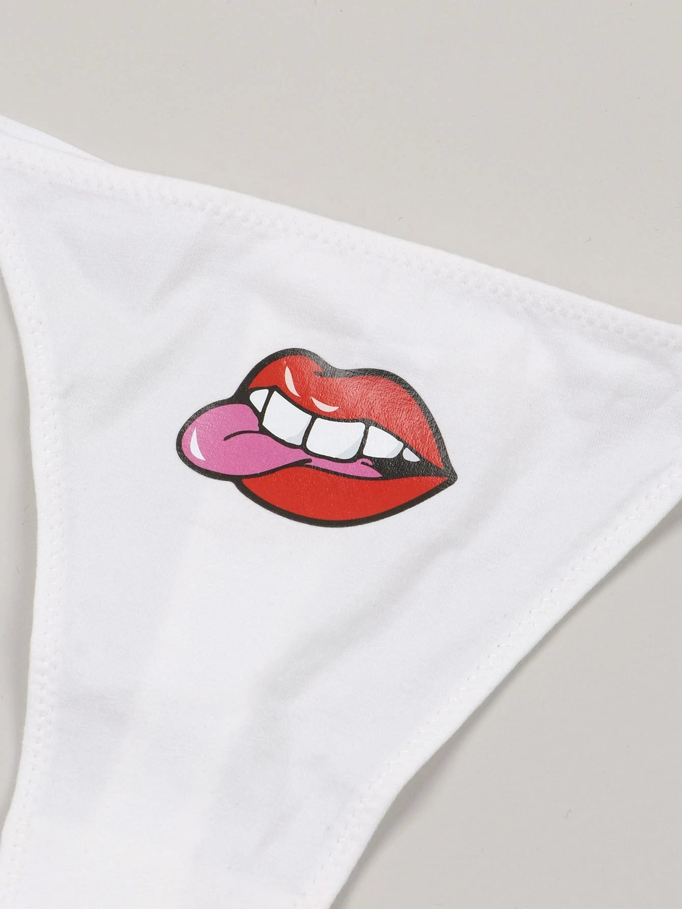 Women's Sexy Breathable Low-Rise Thong Panties With Lips Print