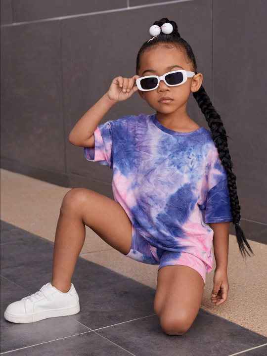 SHEIN Young Girls' Casual Tie Dye Drop Shoulder T-Shirt And Shorts Set