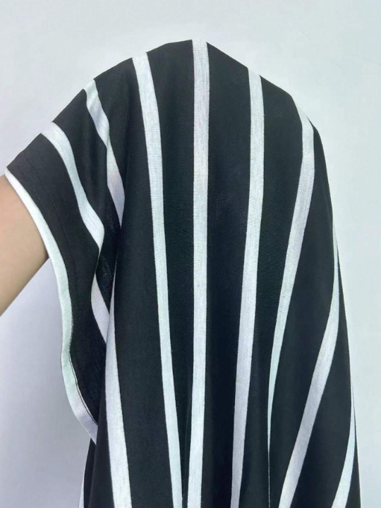 LUNE Striped Print Drop Shoulder Tee