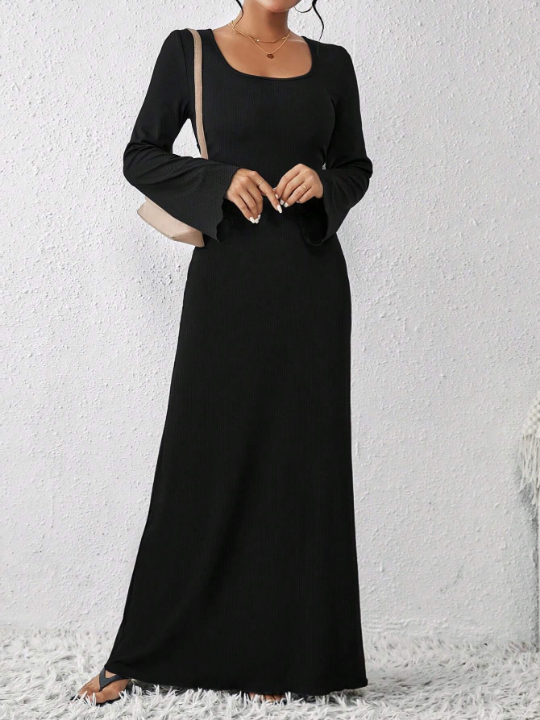 Essnce Solid Lace-up Back Maxi Dress