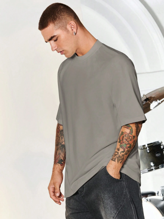 Manfinity Men's Round Neck Short Sleeve T-shirt