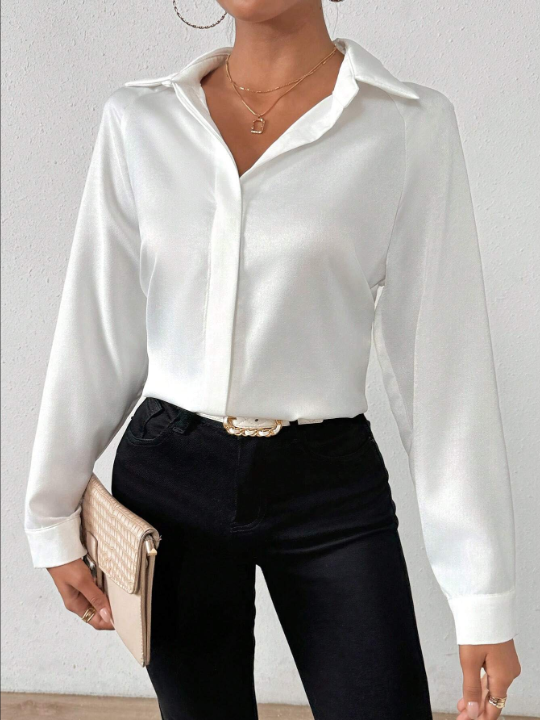 Privé White Simple Shirt With Asymmetric Hemline