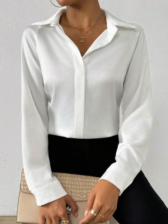 Privé White Simple Shirt With Asymmetric Hemline