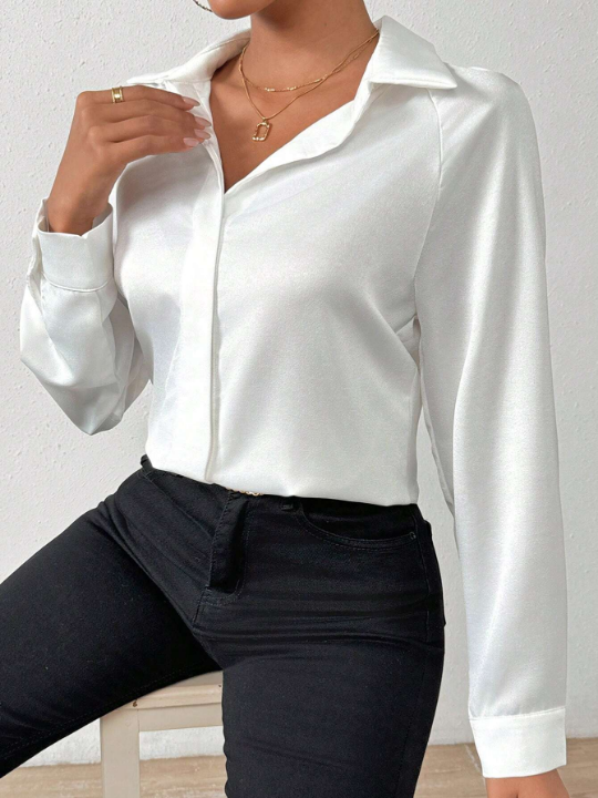 Privé White Simple Shirt With Asymmetric Hemline