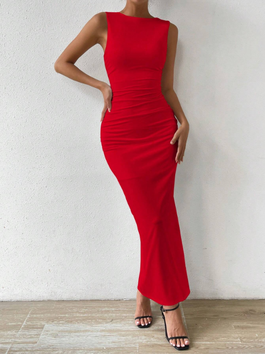 BAE Solid Color Pleated Bodycon Sleeveless Dress