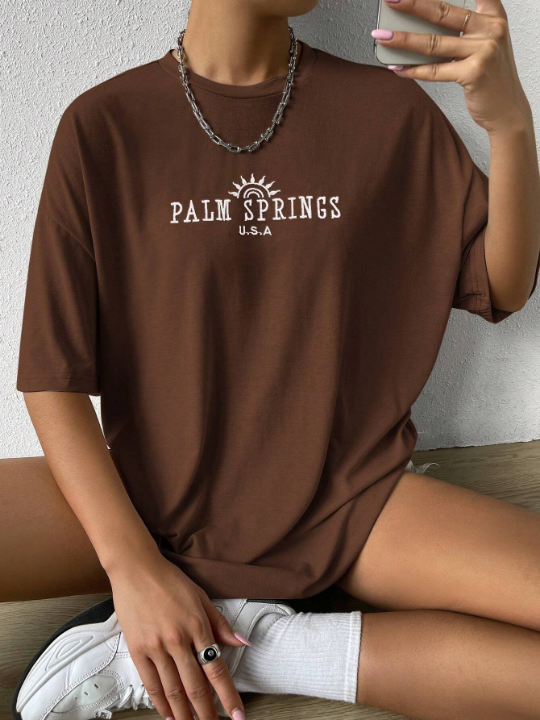 Women's Round Neck T-Shirt With Letter Print