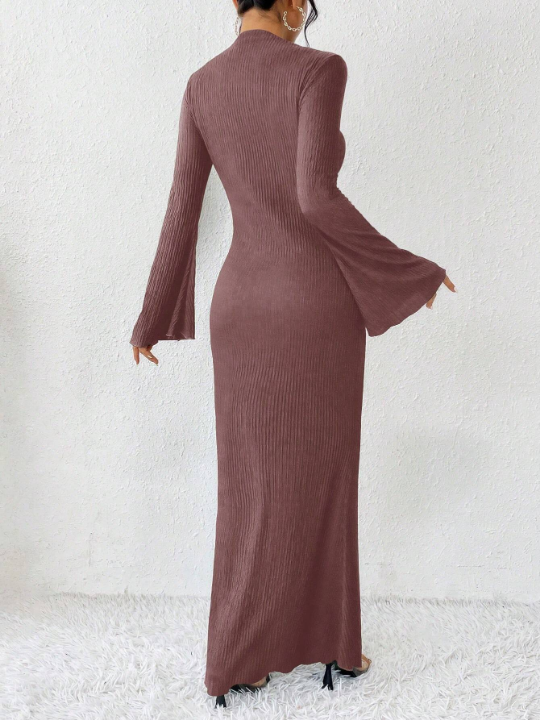 Essnce Solid Color Bell Sleeve Fishtail Dress