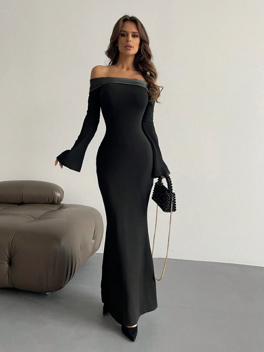 Aloruh Contrast Off Shoulder Bell Sleeve Bodycon Long Black Dress With Sleeves